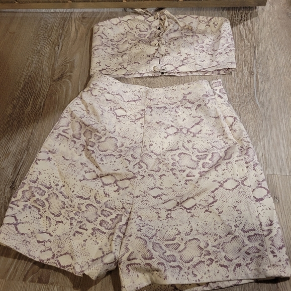 Forever 21 Tops - Brand new crop top set